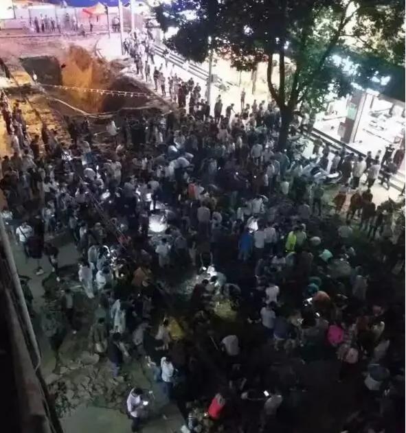 云南腾冲全民寻宝停不下来:挖地一尺必有玉