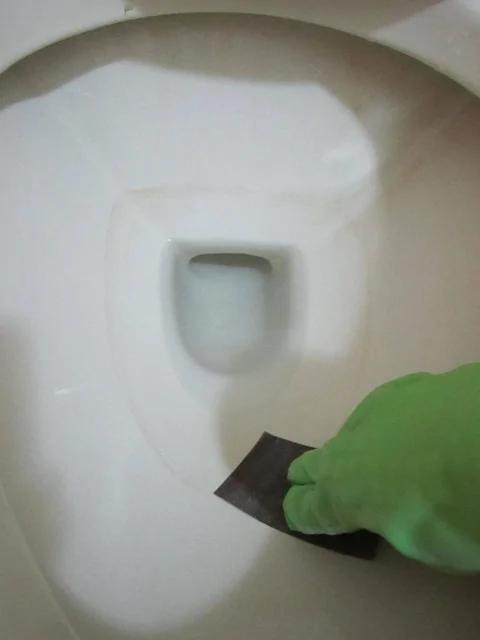 家事达人陈映如:马桶那圈黄垢 到底要如何去除?