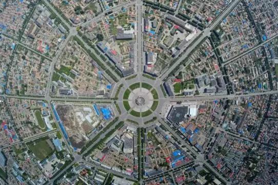 中国唯一没有红绿灯的城市 不堵车 房价低