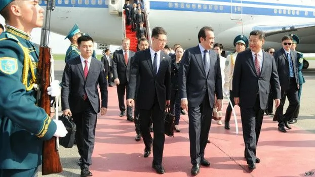 资料图片：2015年5月8日，习近平完成对哈萨克斯坦的访问，到访期间，中国与哈萨克斯坦总额达230亿美元的投资合作项目。（AFP）