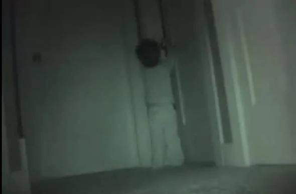 洋娃娃老是不见 母亲半夜偷拍目击惊人画面