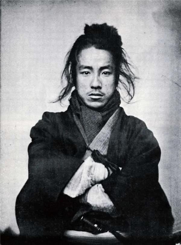 22張百年前日本"末代武士"留下的珍稀老照片,女武士也太帥了!