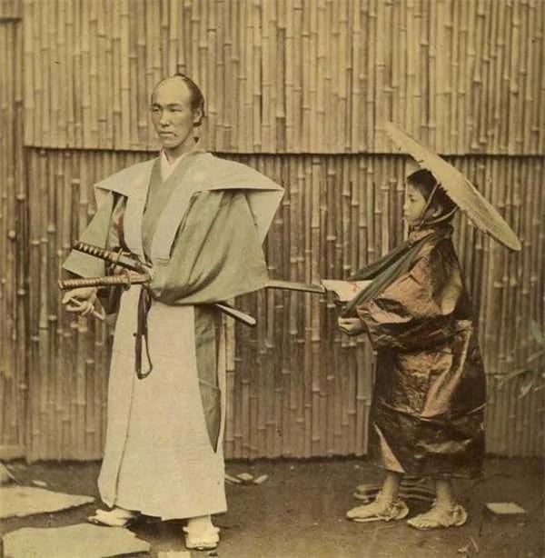 22張百年前日本"末代武士"留下的珍稀老照片,女武士也太帥了!