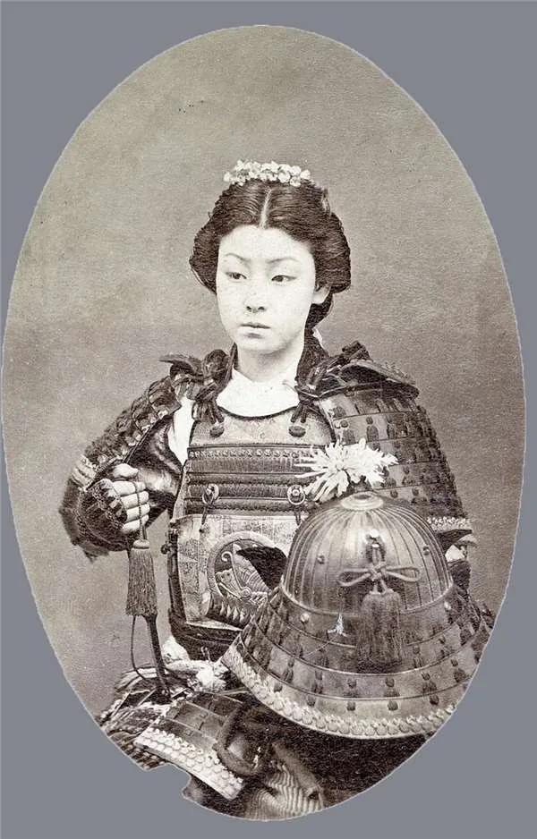 22張百年前日本"末代武士"留下的珍稀老照片,女武士也太帥了!