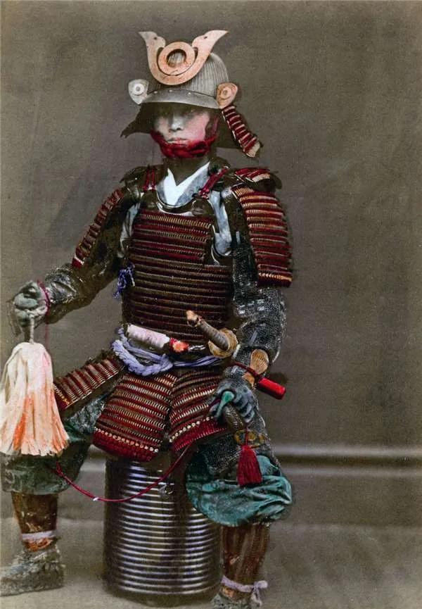 22張百年前日本"末代武士"留下的珍稀老照片,女武士也太帥了!