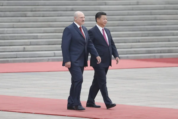 2016年9月29日习近平(右)在北京欢迎来访的白俄罗斯总统卢卡申科（Alexander Lukashenko）。