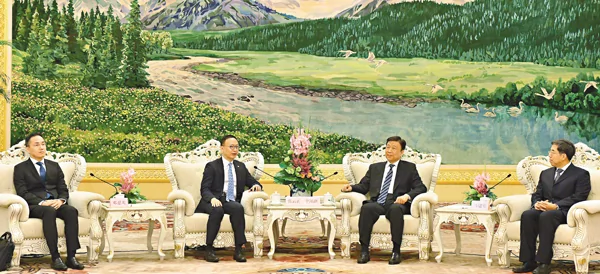 李源潮（右二）接见香港访问团