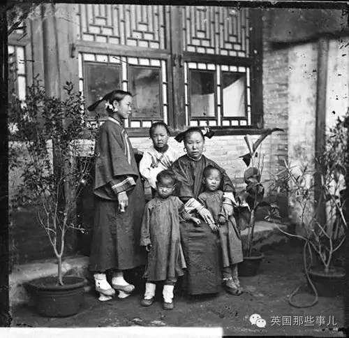 罕见:这个摄影师拍下150年前中国的样子