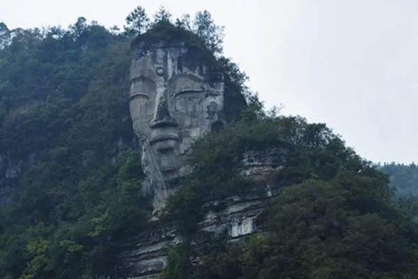 师徒二人各凿了一座大佛一个盛名天下一个却名不经传!只因……太遗憾了!!图集