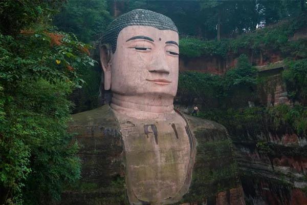 师徒二人各凿了一座大佛一个盛名天下一个却名不经传!只因……太遗憾了!!图集