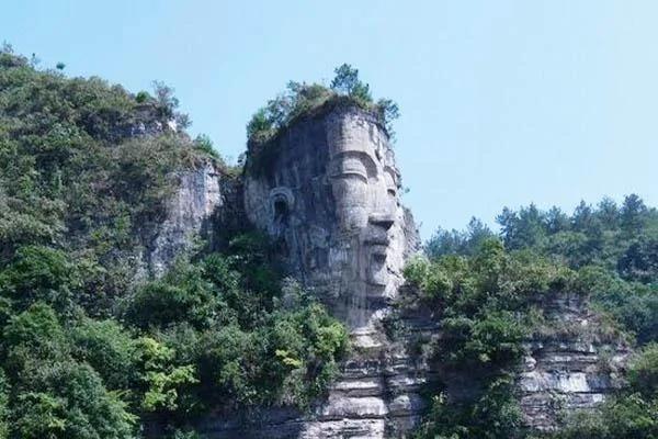 师徒二人各凿了一座大佛一个盛名天下一个却名不经传!只因……太遗憾了!!图集