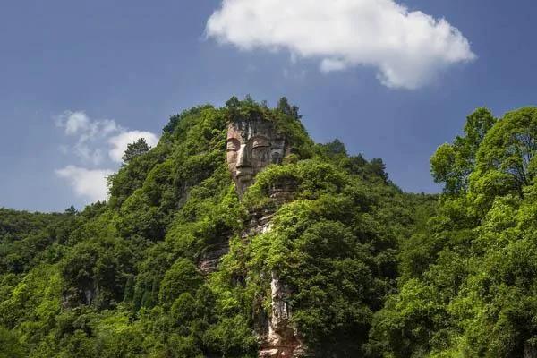 师徒二人各凿了一座大佛一个盛名天下一个却名不经传!只因……太遗憾了!!图集