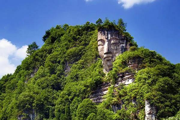 师徒二人各凿了一座大佛一个盛名天下一个却名不经传!只因……太遗憾了!!图集
