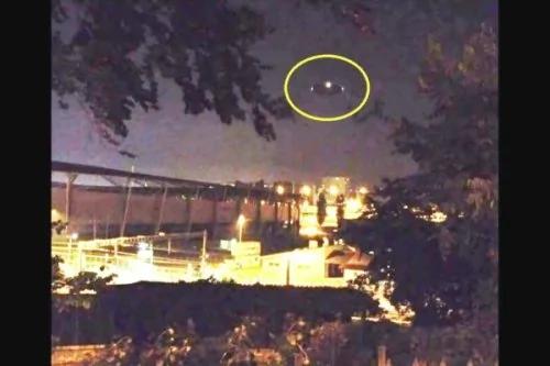 数百人目击 日内瓦夜空惊现巨型UFO