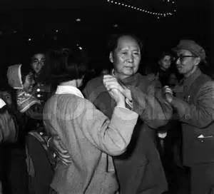 发生在1949年的中共进城干部大抢亲
