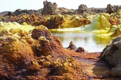 世界9个最危险的地方 不想冒险千万别去 组图