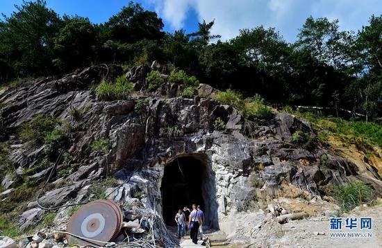 福建深山暗藏神秘石窟 内有大小佛像一万余尊