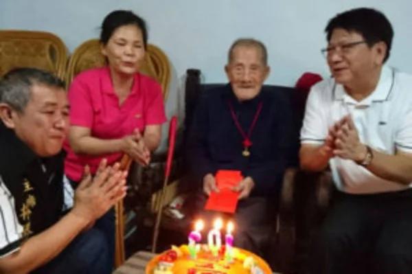 夫妻都是百岁人瑞 食物清淡助养生