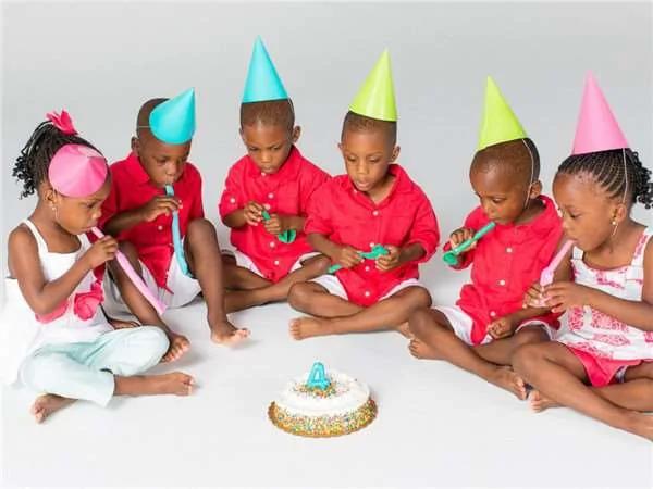 6年前爆红的“古铜色六胞胎”长大啦!图集