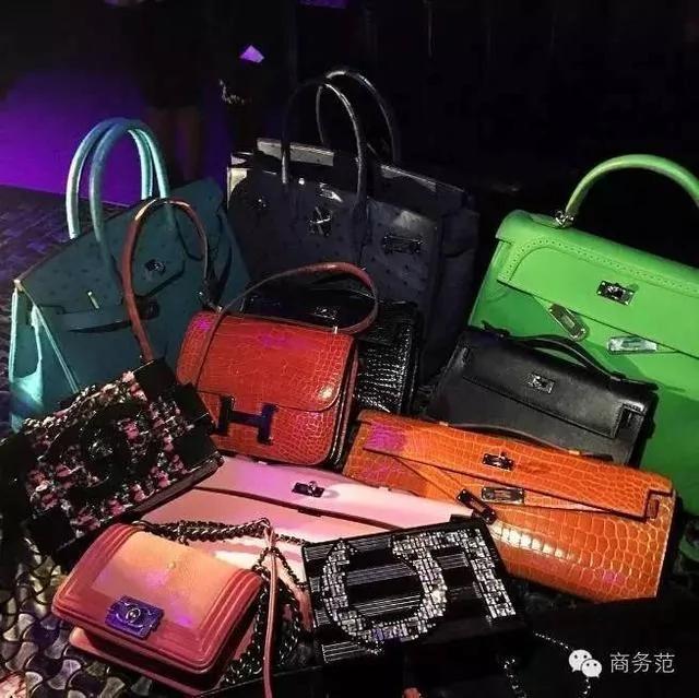 中国女富二代炫富被外媒关注 套路都一模一样