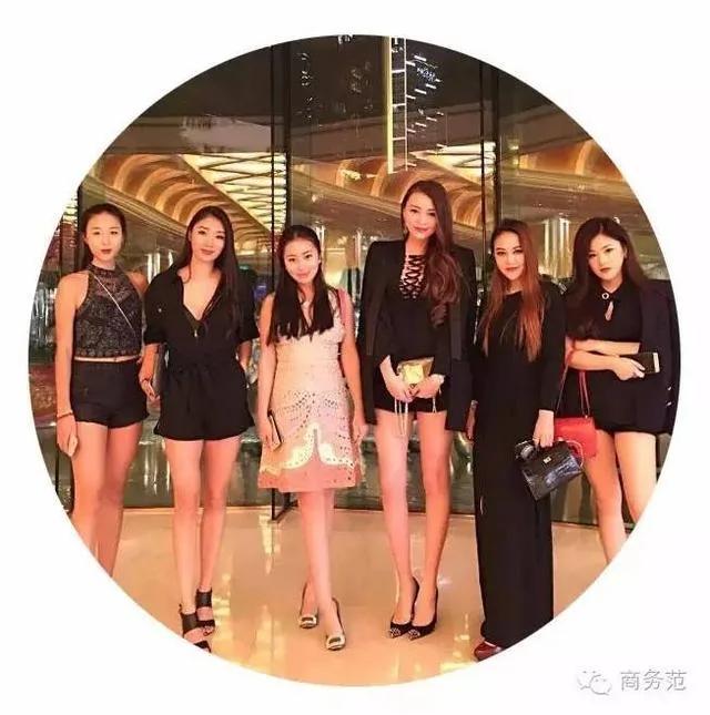 中国女富二代炫富被外媒关注 套路都一模一样