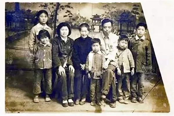 男子的忏悔:文革期间罪恶的我把母亲推上了刑场