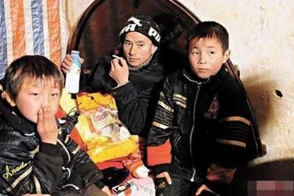 记得6年前潇洒的“犀利哥”吗?爆红的他现在处境却变“这样”……