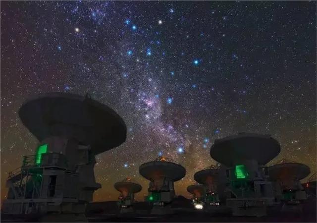 霍金警告称:在为时过晚之前 我们要停止去接触外星文明