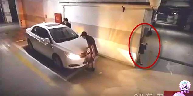 2名小偷深夜偷车 机智美少女竟使出这一奇招 结果……