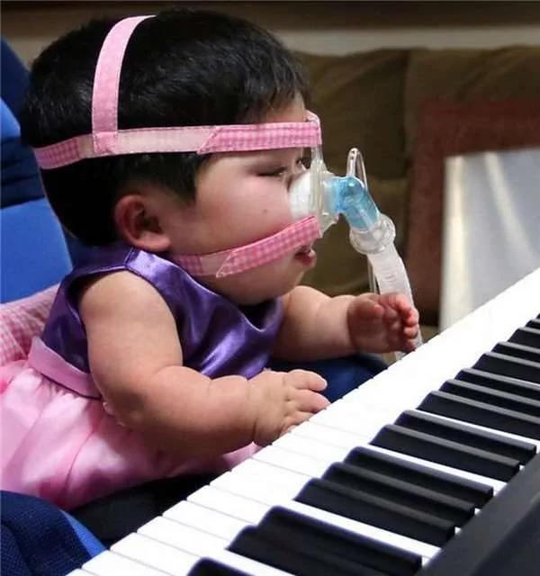 外表与一般婴儿无异其实住着17岁的灵魂 图集