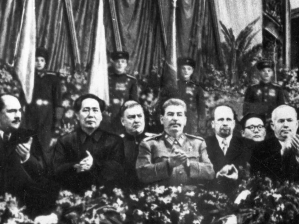 苏联专家:中国同行每天开会 无时间科研