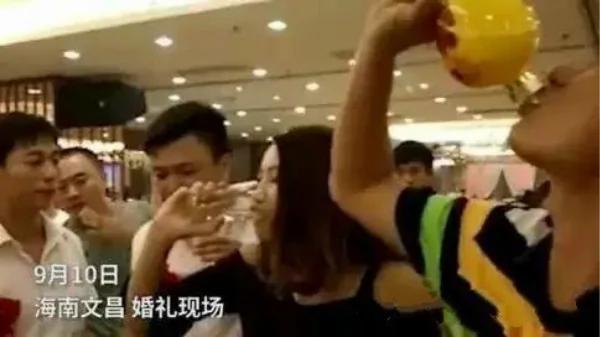 越来越丑陋的中国酒桌文化 国人却无法摆脱!