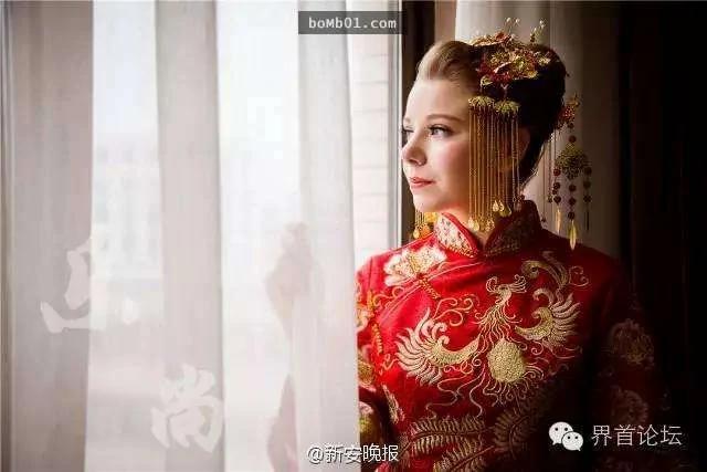 乌克兰正妹跟着大陆男回家乡举办中式婚礼,当她一出场所有宾客都忍不住哇哇叫!