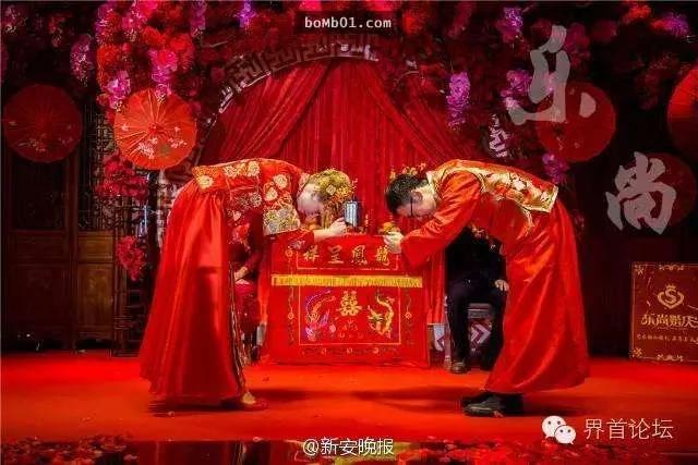 乌克兰正妹跟着大陆男回家乡举办中式婚礼,当她一出场所有宾客都忍不住哇哇叫!