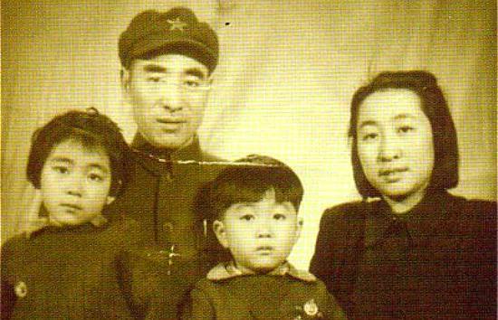 叶群鲜为人知真实身份:国军少将之女