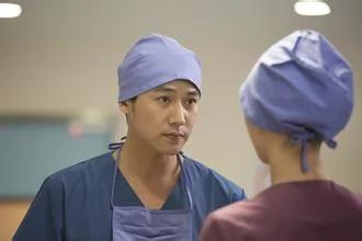 她产检时发现“怀了连体婴”但坚持要生 结果“小孩出生那一刻”所有人都红了眼框