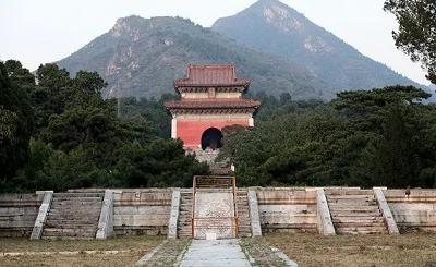 清朝灭后, 爱新觉罗一族躲在这个村至今