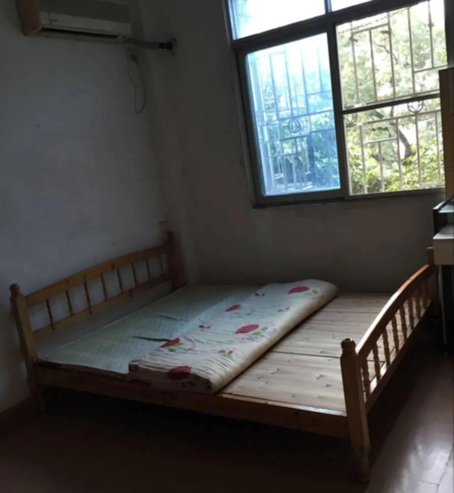 美术女教师爆改出租房 破旧民房美成一幅画…