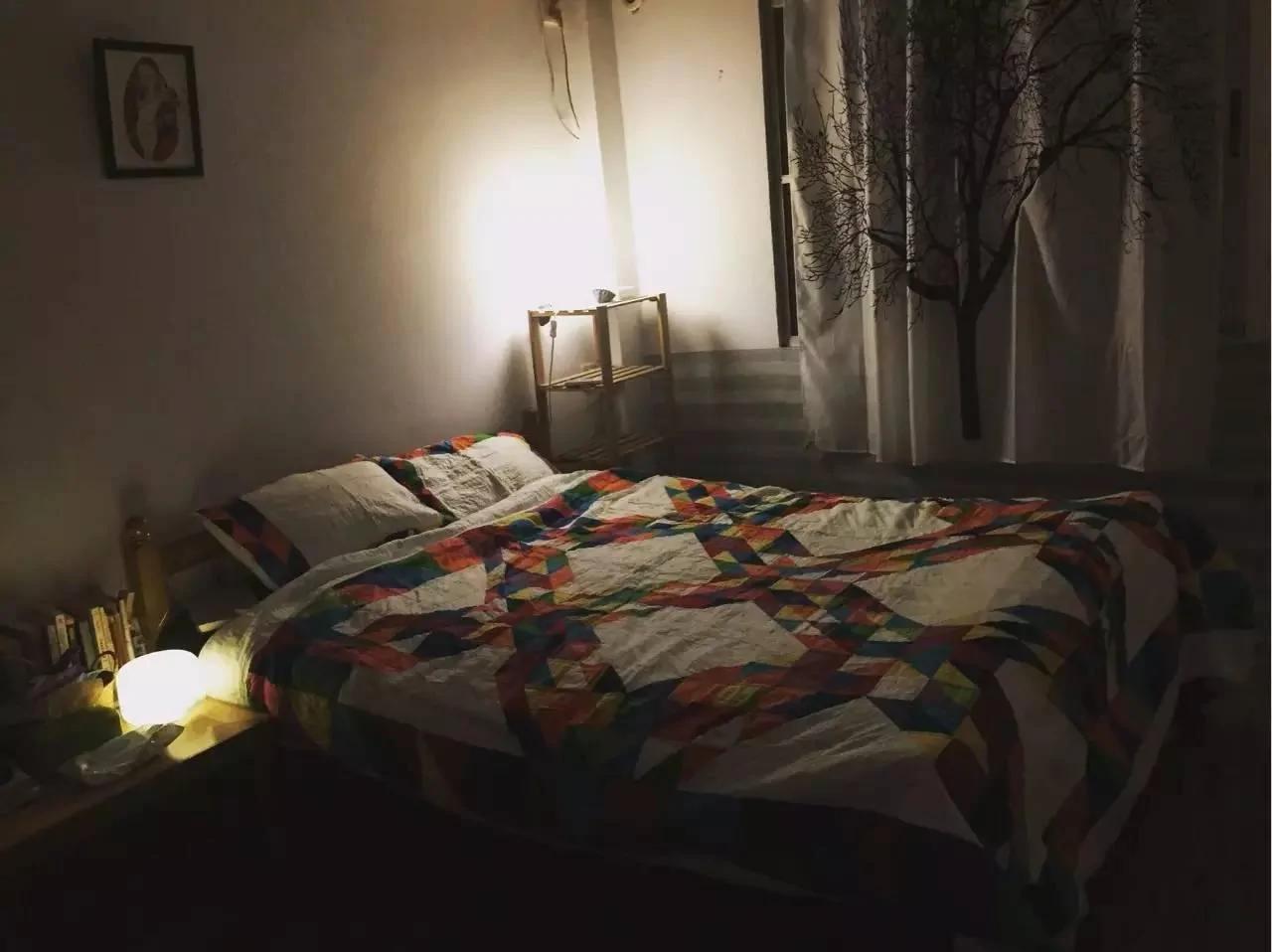 美术女教师爆改出租房 破旧民房美成一幅画…