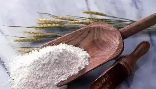 “小苏打” 居然还能这样用 头皮不再油腻、掉发!