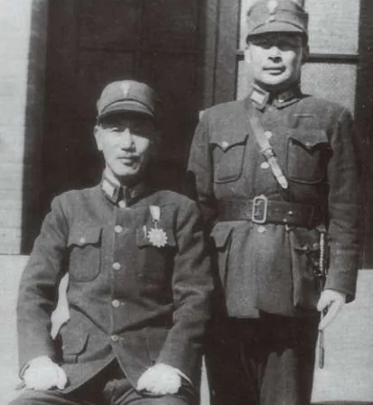 抗戰時期，蔣介石與胡宗南（右）合影（網絡圖片）