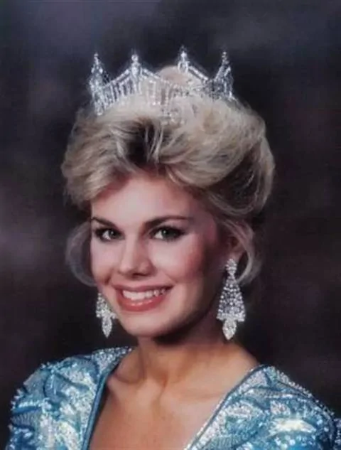 1989年卡尔森当选美国小姐（网络图片）