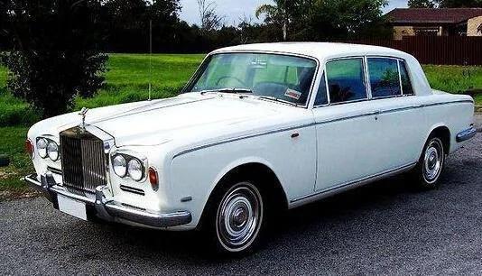 拥有3位妻子10个孩子 604辆劳斯莱斯 7000辆豪车 他就是…