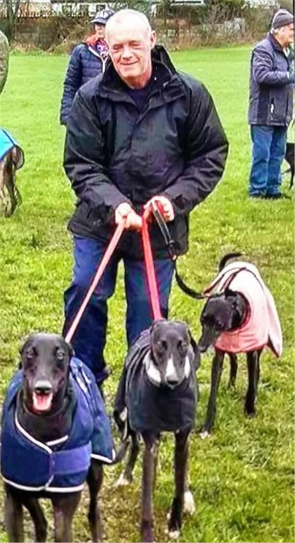 爱犬舍不得主人受伤而上前舔拭 结果这个温馨的举动竟危及饲主生命!