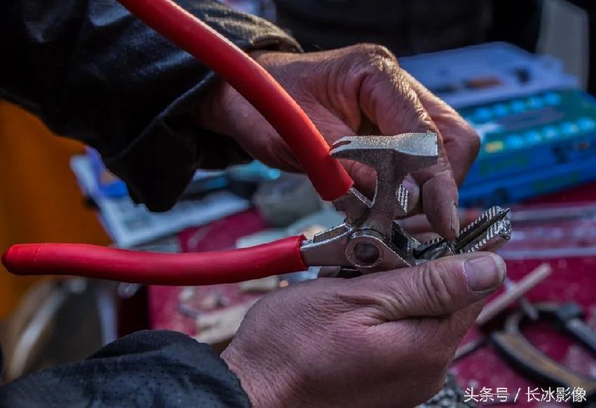 这个工具竟能把几千颗钢钉钉入“4公厘”厚铁管