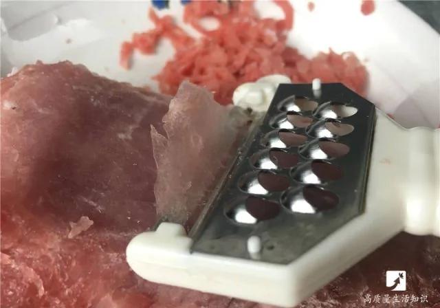 这样做肉馅竟然不用剁不用搅 真是太方便了!