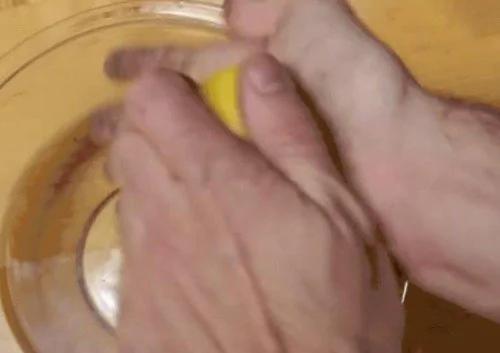 微波炉里放了“它” 结果太不可思议了