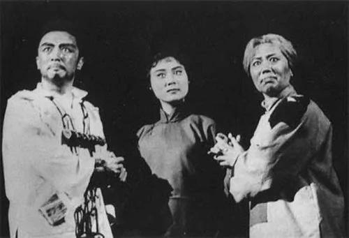 从革命样板戏《红灯记》看49年前工人的生活