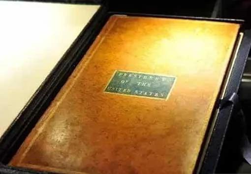 世界最贵十本书中国排不上 最贵那本在比尔·盖茨手中