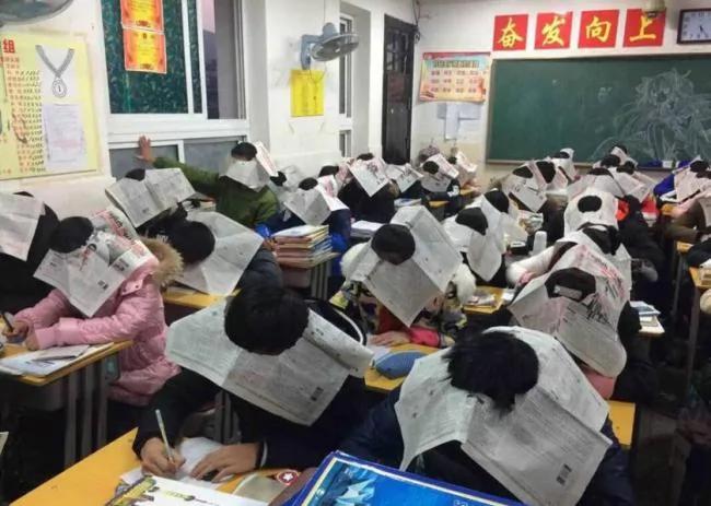老师为防学生作弊竟这么干 网友哗然